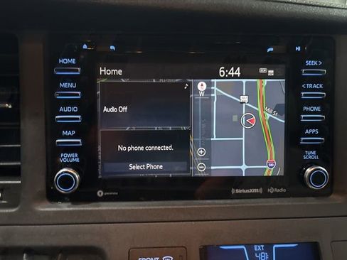 Used 2019 Toyota Sienna XLE image 22