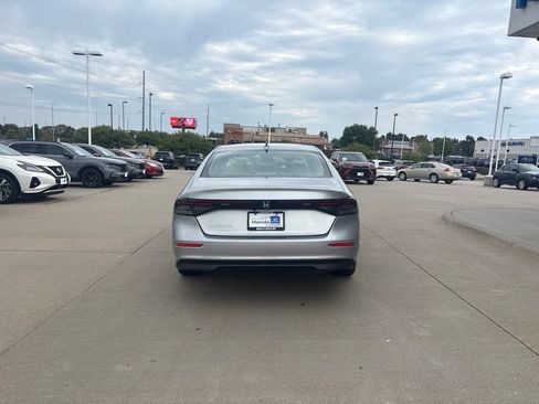 Used 2024 Honda Accord EX image 6