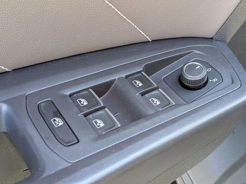 Used 2021 Volkswagen Atlas SE image 9