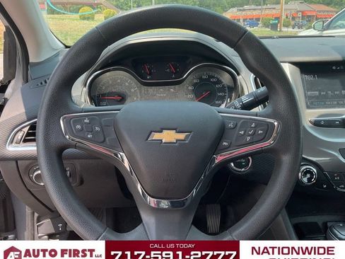 Used 2018 Chevrolet Cruze LT w/ Convenience Package FWD image 22
