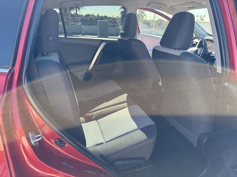 Used 2013 Toyota RAV4 LE image 19
