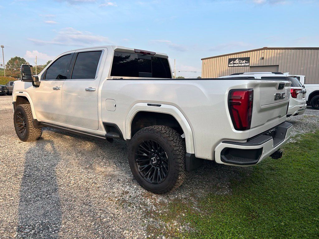 Used 2024 GMC Sierra 2500 Denali Ultimate AWD/4WD image 8