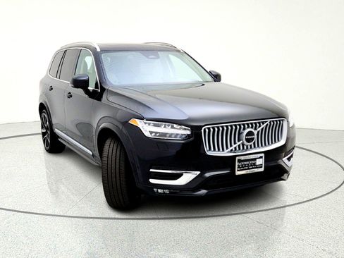 Used 2024 Volvo XC90 B6 Plus image 3