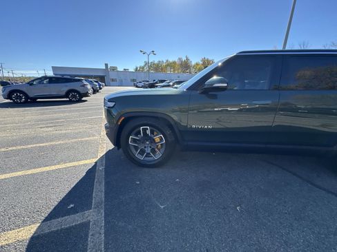 Used 2024 Rivian R1S Adventure image 33
