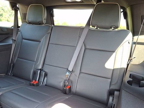 Used 2025 Chevrolet Tahoe Premier AWD/4WD image 9