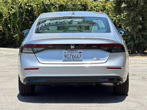 Used 2023 Honda Accord Touring image 5