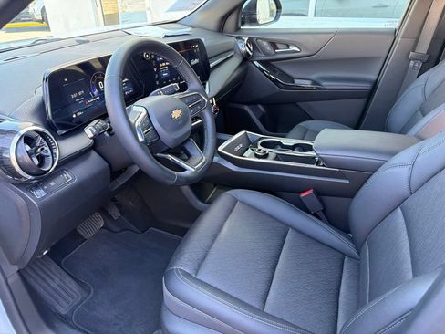 Used 2026 Chevrolet Equinox LT w/ Convenience Package II FWD image 9