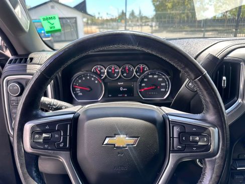 Used 2021 Chevrolet Silverado 1500 LT AWD/4WD image 32
