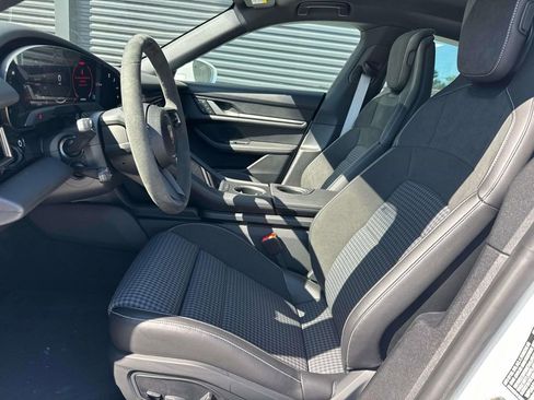 Used 2025 Porsche Taycan 4S AWD/4WD image 5