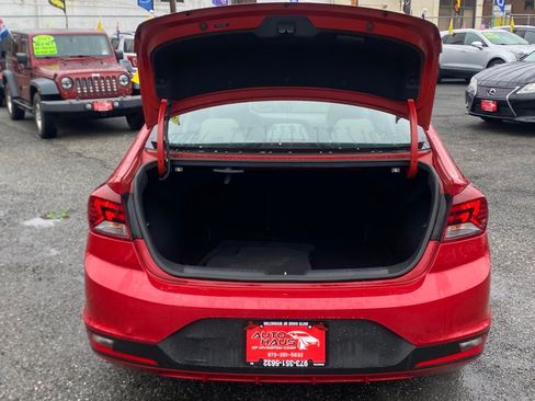 Used 2020 Hyundai Elantra SE w/ Cargo Package (C1) FWD image 5