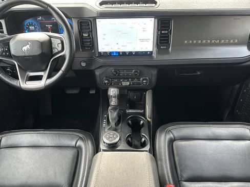Used 2025 Ford Bronco Badlands AWD/4WD image 13