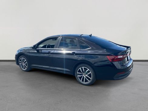 New 2025 Volkswagen Jetta SE image 3