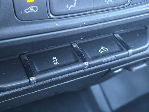 Used 2018 GMC Sierra 1500 2WD Regular Cab image 33