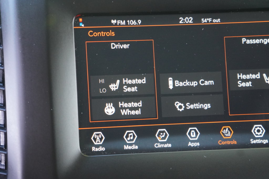 Used 2019 Jeep Cherokee Latitude Plus w/ Cold Weather Group AWD/4WD image 31