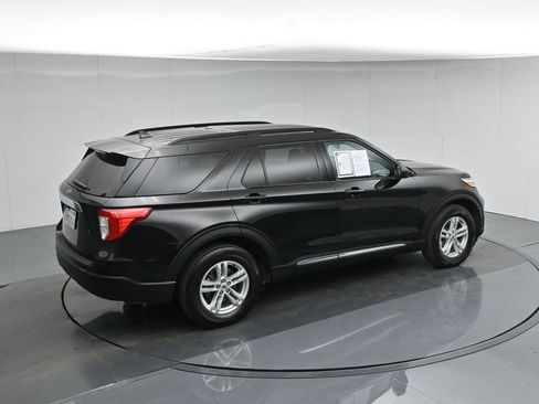 Certified 2023 Ford Explorer XLT RWD image 44