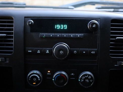 Used 2011 Chevrolet Silverado 1500 W/T image 29