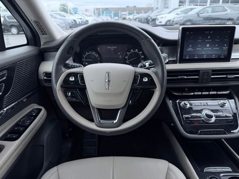 Used 2022 Lincoln Corsair AWD w/ Premium Package image 28