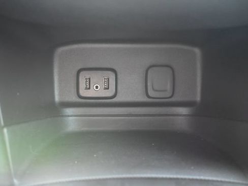 Used 2018 Chevrolet Equinox LT w/ Sun & Infotainment Package FWD image 29