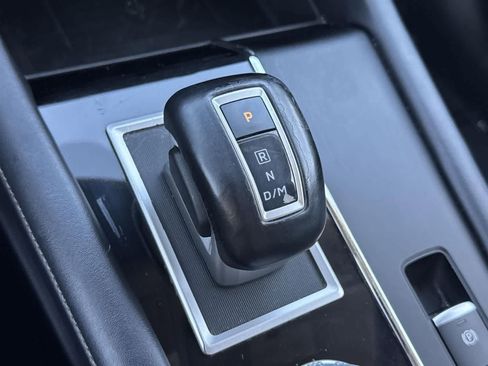 Used 2024 Mitsubishi Outlander SE image 14