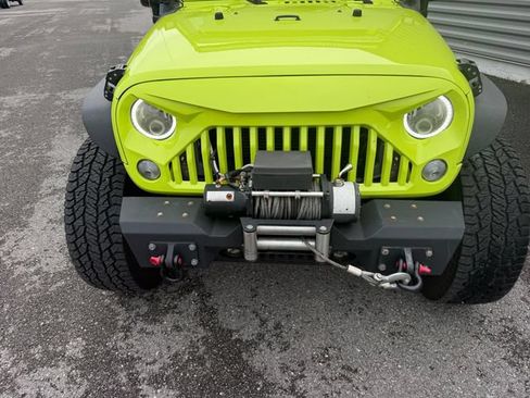 Used 2017 Jeep Wrangler Unlimited Sport w/ Quick Order Package 24S AWD/4WD image 4