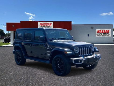 Used 2023 Jeep Wrangler Unlimited Sahara w/ Cold Weather Group image 3