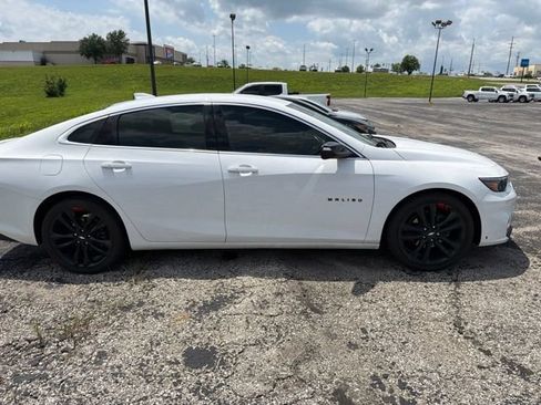 Used 2018 Chevrolet Malibu LT w/ Leather Package FWD image 15