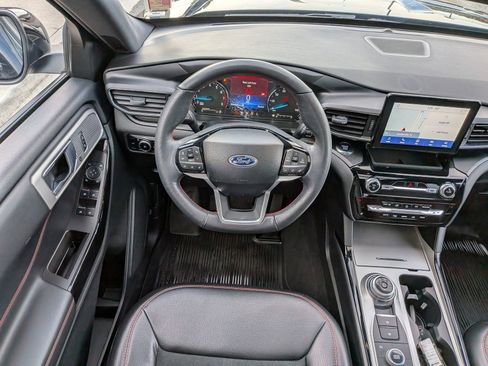 Certified 2024 Ford Explorer ST-Line w/ Class IV Trailer Tow Package image 18