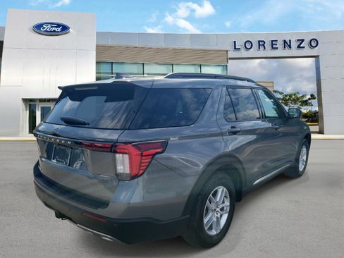 Used 2025 Ford Explorer Active w/ Active Comfort Package RWD image 5