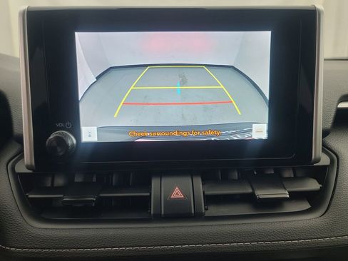 Used 2025 Toyota RAV4 XLE image 32