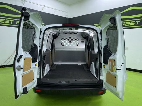 Used 2020 Ford Transit Connect XLT image 9