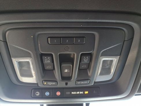 Used 2019 Chevrolet Silverado 1500 High Country w/ High Country Premium Package image 27