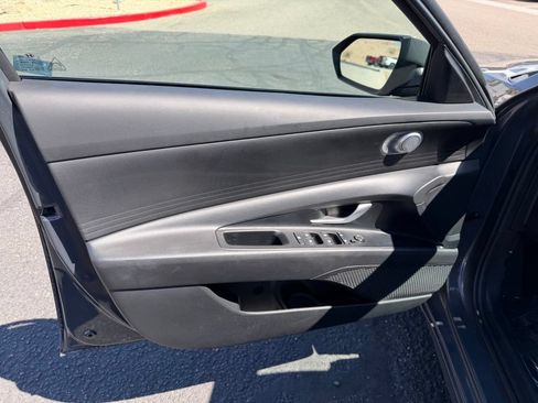 Used 2024 Hyundai Elantra SEL FWD image 19