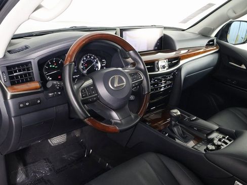 Used 2021 Lexus LX 570 4WD w/ Luxury Package image 7