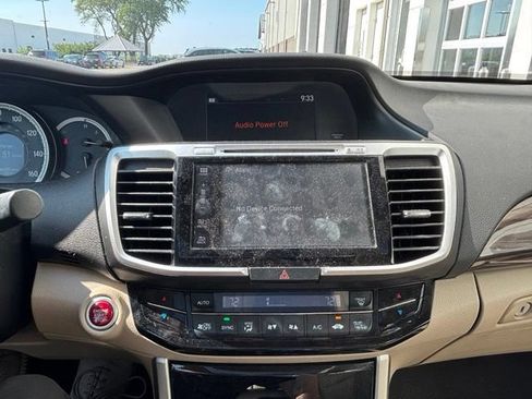 Used 2016 Honda Accord Touring image 16