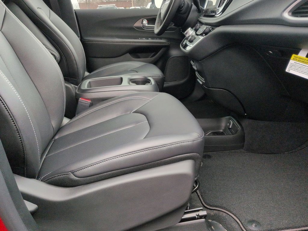 New 2026 Chrysler Pacifica Select w/ S Appearance Package AWD/4WD image 26