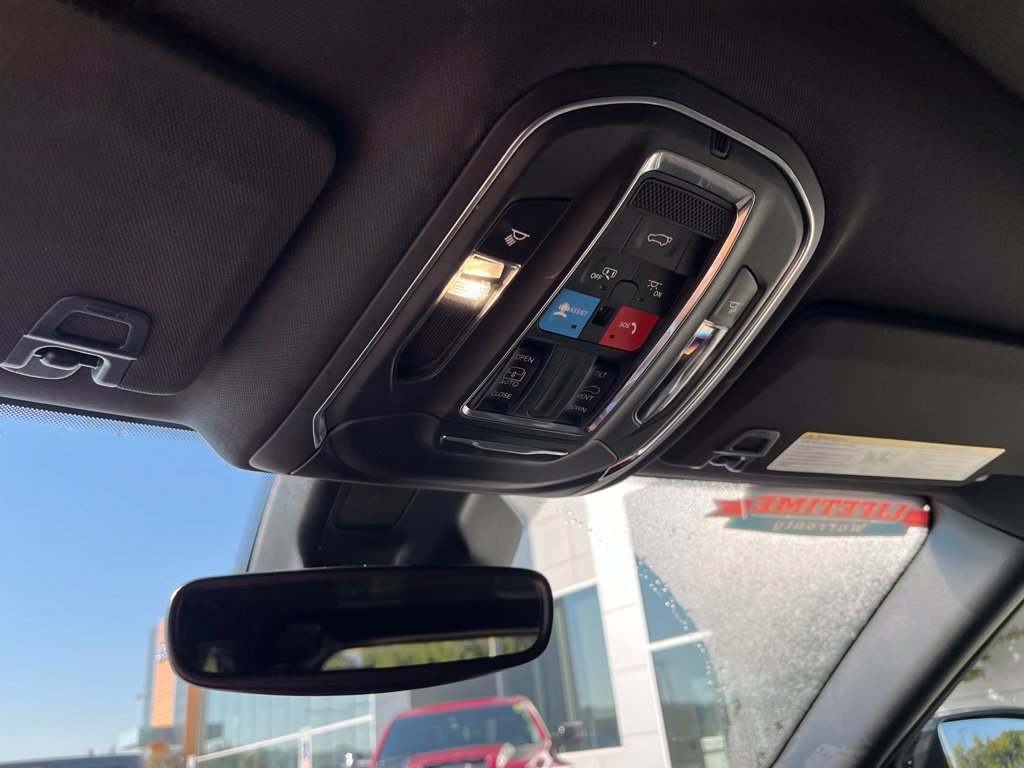 Used 2023 Jeep Grand Cherokee Altitude AWD/4WD image 10