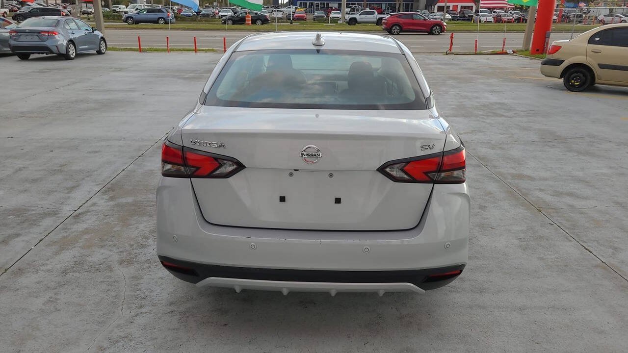 Used 2021 Nissan Versa SV FWD image 8