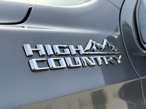 Used 2022 Chevrolet Tahoe High Country image 17