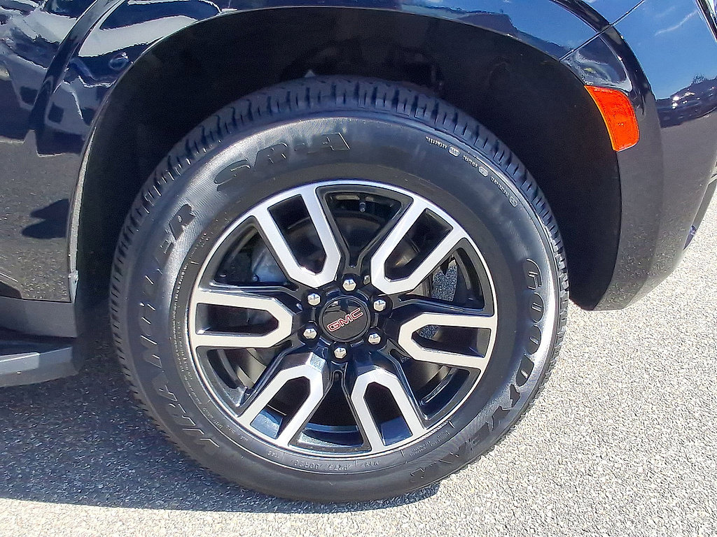Used 2023 GMC Yukon XL AT4 AWD/4WD image 33