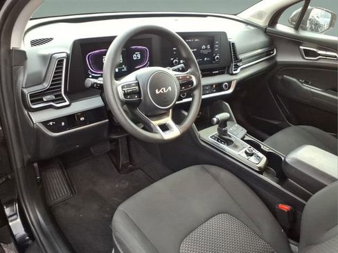 Used 2025 Kia Sportage LX AWD/4WD image 10