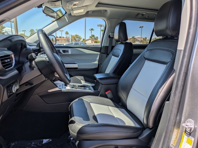 Used 2023 Ford Explorer XLT w/ Equipment Group 202A AWD/4WD image 17