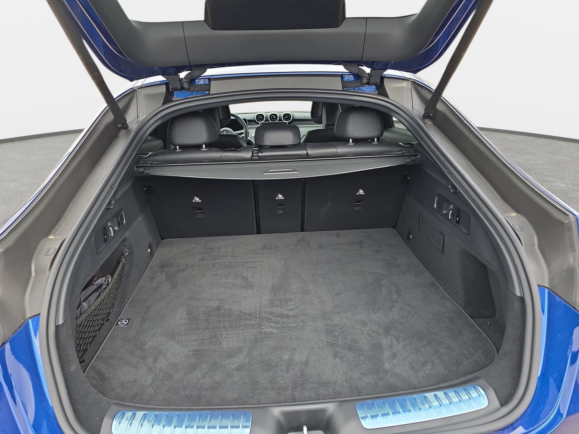 Used 2024 Mercedes-Benz GLC 300 4MATIC w/ AMG Line image 12