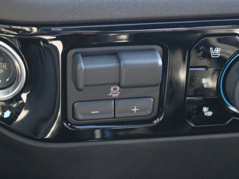 Used 2024 Chevrolet Silverado 1500 High Country w/ High Country Premium Package image 31