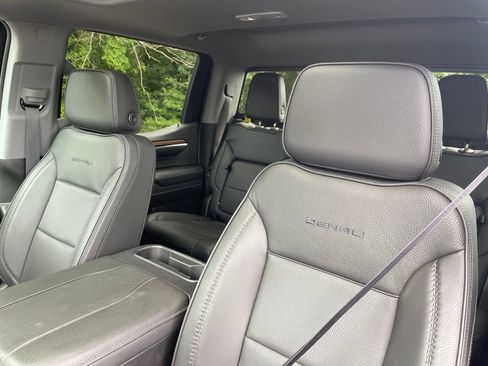 Used 2024 GMC Sierra 1500 Denali w/ Technology Package AWD/4WD image 32