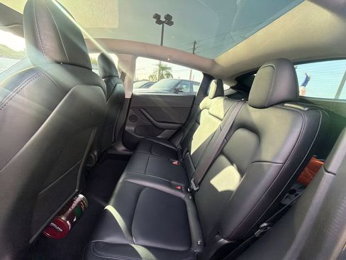 Used 2021 Tesla Model Y Long Range AWD/4WD image 14