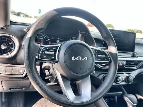 Used 2023 Kia Forte LXS image 17