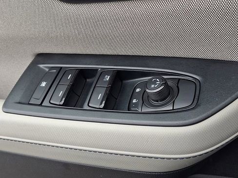 Used 2025 Subaru Forester image 17