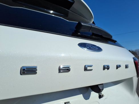 Used 2023 Ford Escape ST-Line w/ Tech Pack #1 image 4