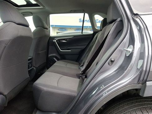 Used 2019 Toyota RAV4 XLE w/ Convenience Package image 13