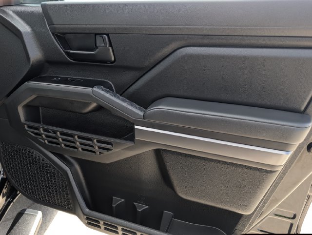 Used 2025 Toyota Tacoma SR5 AWD/4WD image 34